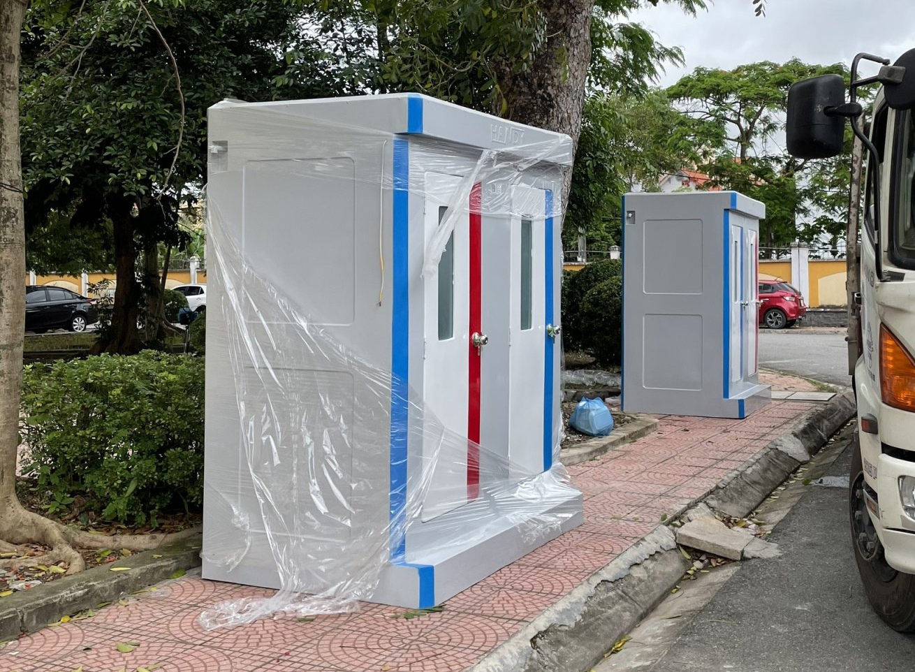 Nhà vệ sinh di động đôi nhựa composite