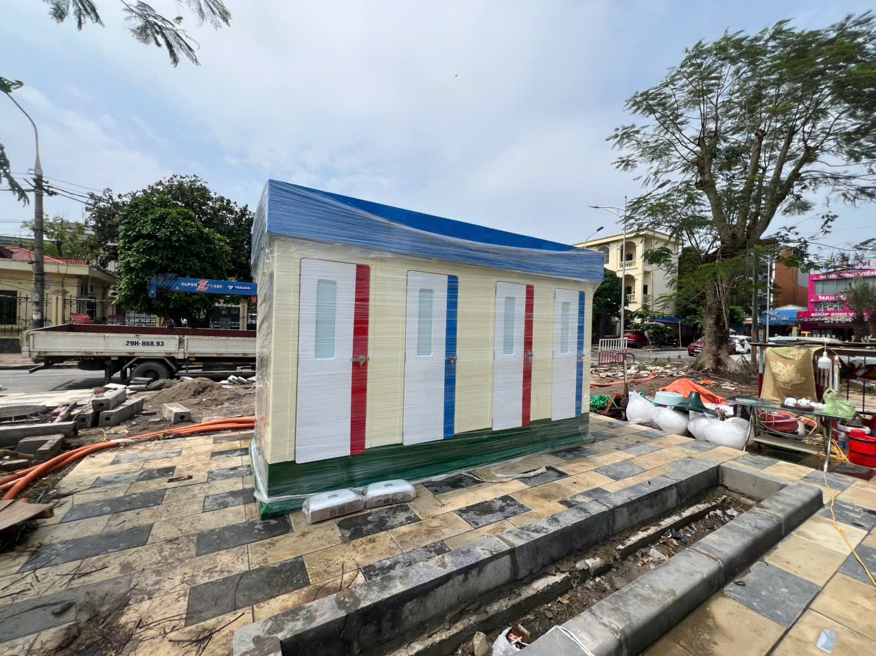 Nhà vệ sinh công cộng bằng composite Vinacabin V18.4