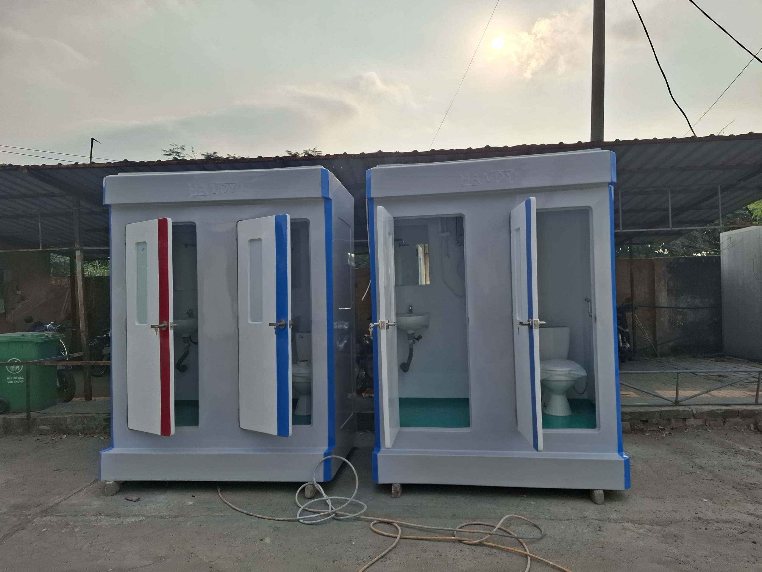 Nhà vệ sinh di động kết hợp nhà tắm