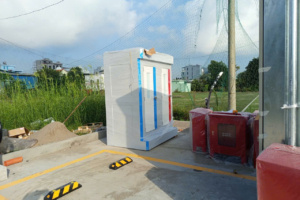 Nhà vệ sinh công công lắp đặt tại trạm sạc xe điện
